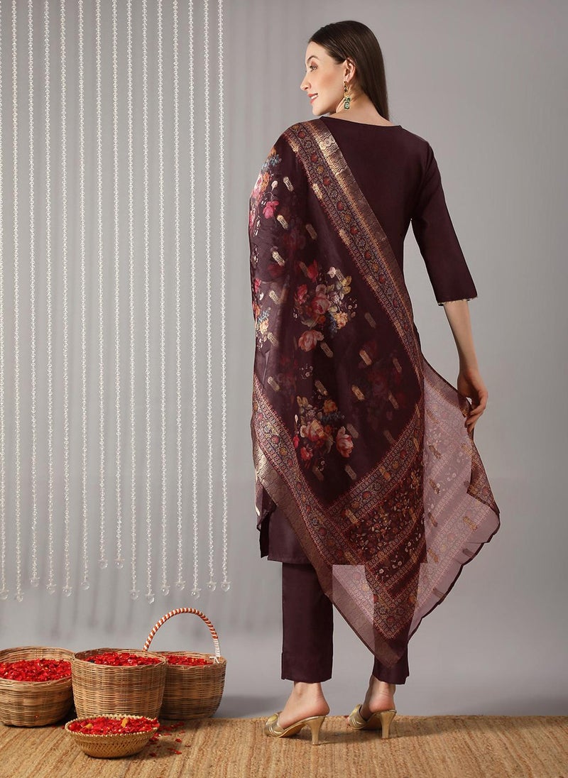 Globus Women Wine Gotta Lace Detail Round Neck Straight Kurta With Pants & Allover Floral Print Dupatta Festive Set - Image 4